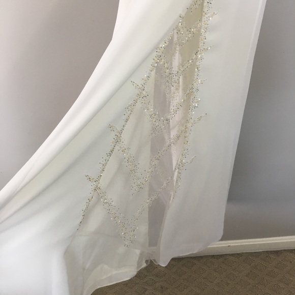 Gown - Picture 2 of 8